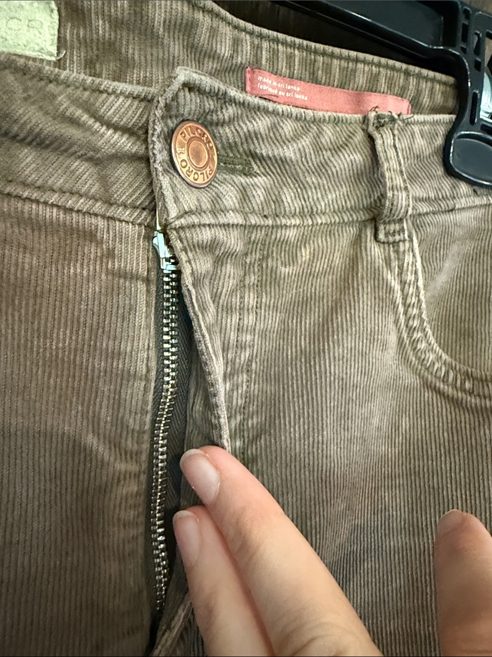 Pilcro Wide-Leg Baggy Corduroy Jeans in Light Brown Size 31 - Picture 4 of 12